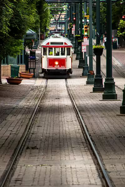 Trolley with height quality compression